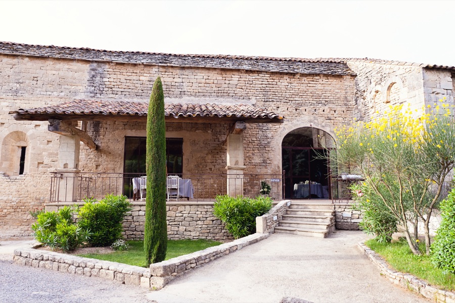 Mariage à l'abbaye Ste Eusèbe en Luberon - Camille + Sébastien - Blog Mariage Madame C Mariage à l'abbaye Ste Eusèbe en Luberon - Camille + Sébastien - Blog Mariage Madame C