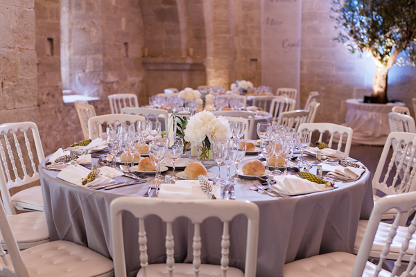 Mariage à l'abbaye Ste Eusèbe en Luberon - Camille + Sébastien - Blog Mariage Madame C Mariage à l'abbaye Ste Eusèbe en Luberon - Camille + Sébastien - Blog Mariage Madame C