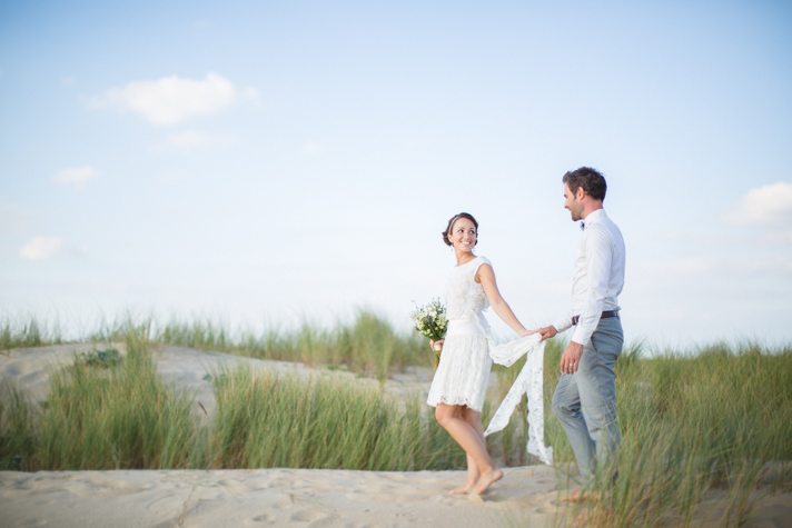 Mariage en bleu en bord de mer // Crédits - Veronique Lorre et Bubblerock D'amour et d'eau Fraîche - Mariage à la plage - Blog Mariage Madame C