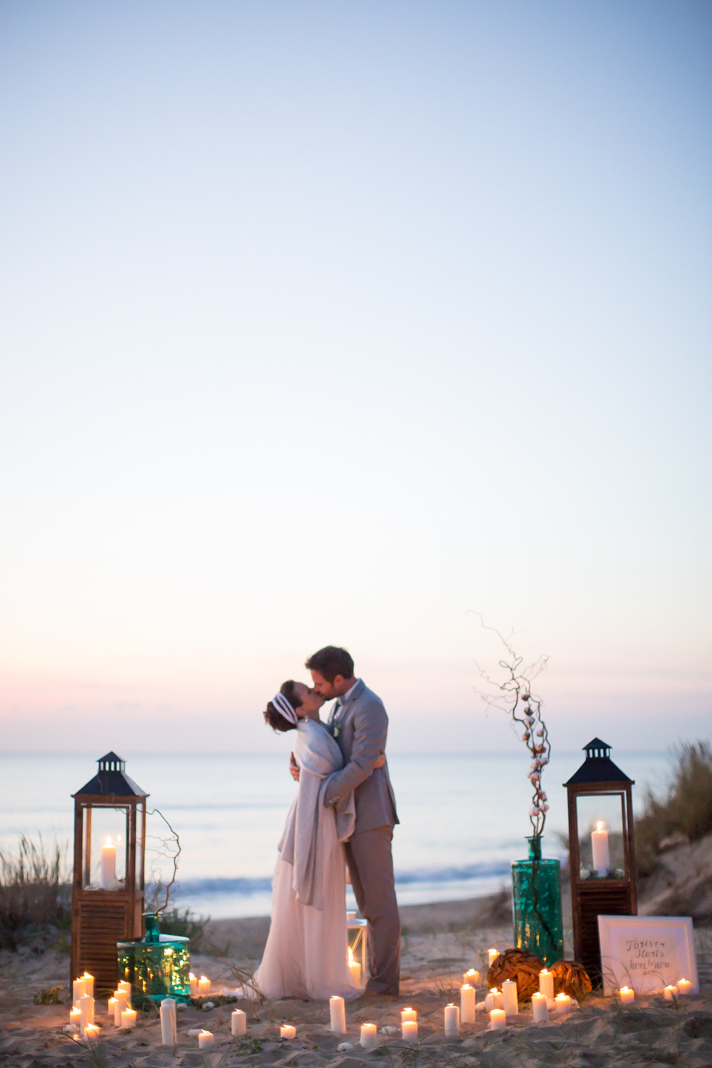 Mariage en bleu en bord de mer // Crédits - Veronique Lorre et Bubblerock D'amour et d'eau Fraîche - Mariage à la plage - Blog Mariage Madame C