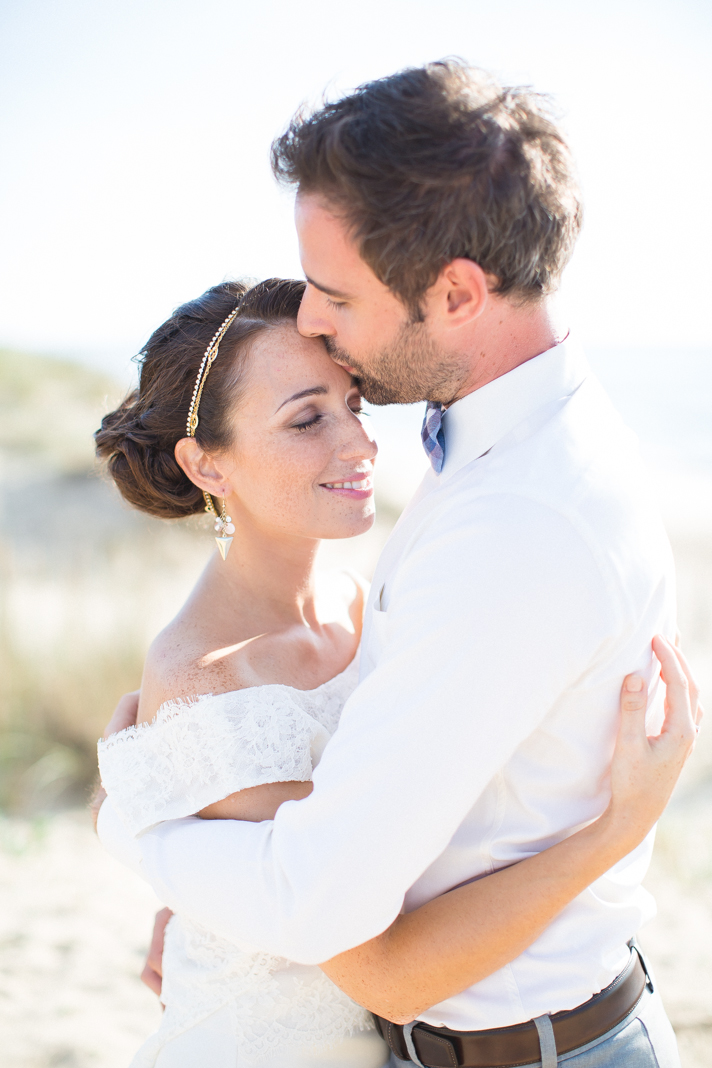 Mariage en bleu en bord de mer // Crédits - Veronique Lorre et Bubblerock D'amour et d'eau Fraîche - Mariage à la plage - Blog Mariage Madame C