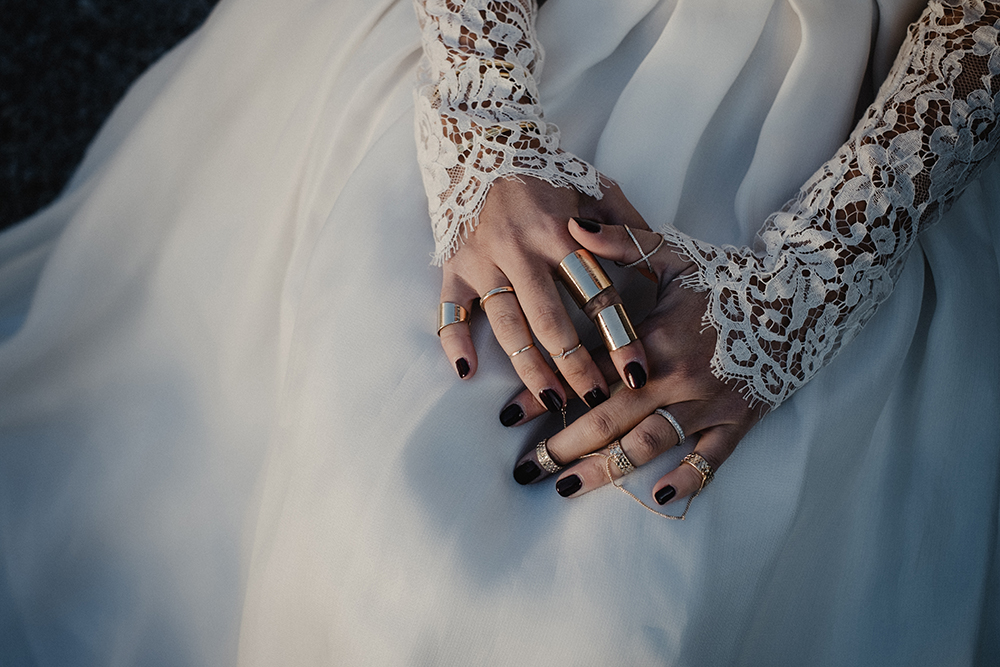 La mariée aux mains d'argent - Blog Mariage Madame C Shooting d'inspiration mariage industriel - MC2 Mon Amour - La Femme Gribouillage - Le Blog de Madame C.15