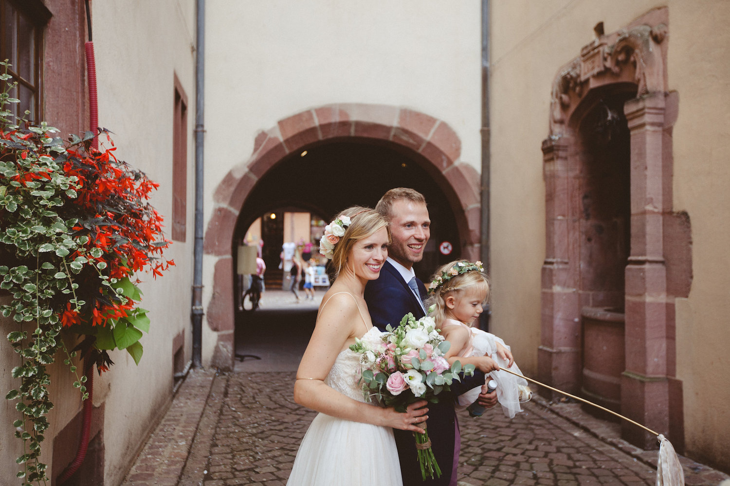 Mariage dans une ferme en Alsace - Lauren + Gaspard - Blog Mariage Madame C Mariage dans une ferme en Alsace © Elodie Winter