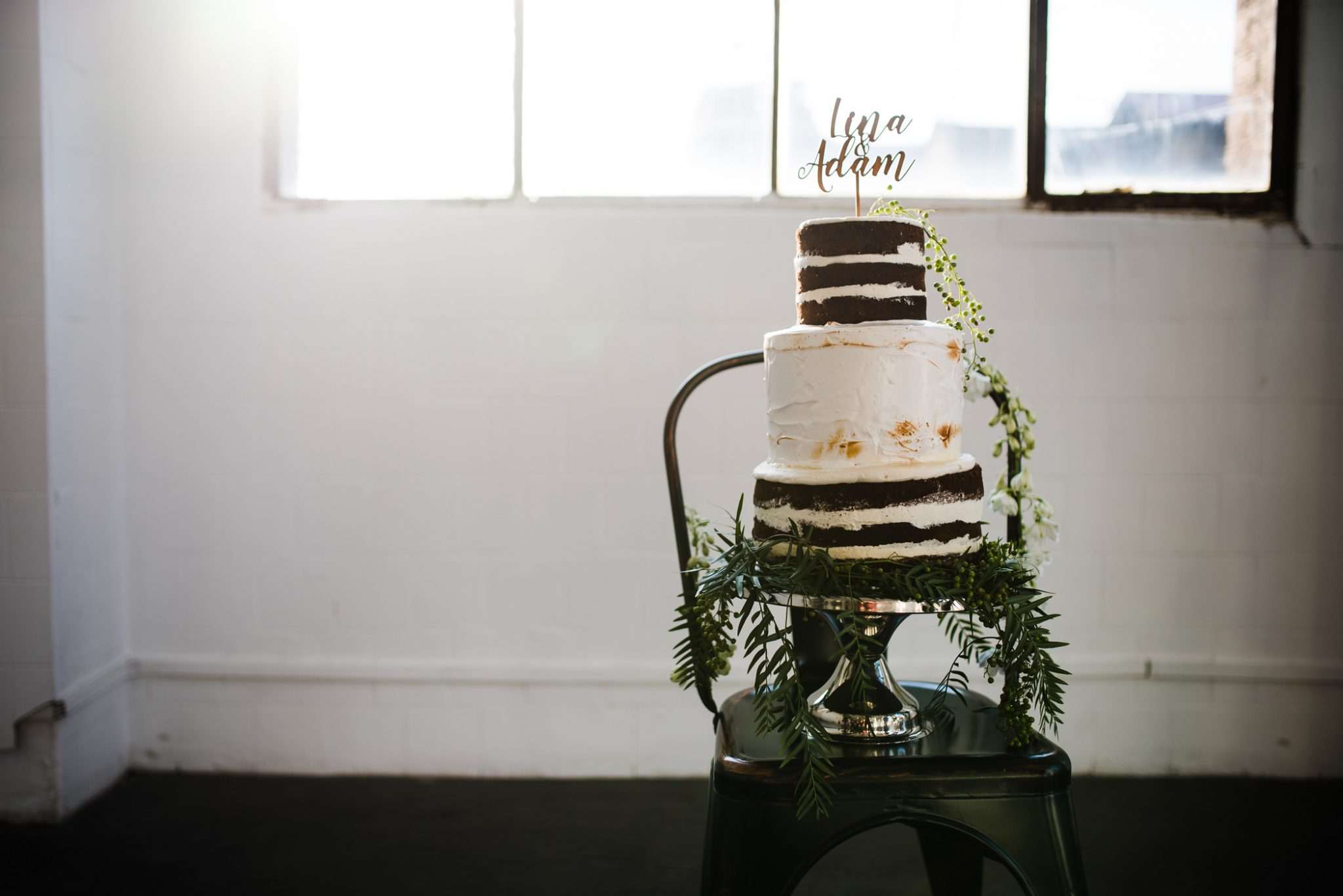 Minimalist Organic Industrial Elopement - Blog Mariage Madame C