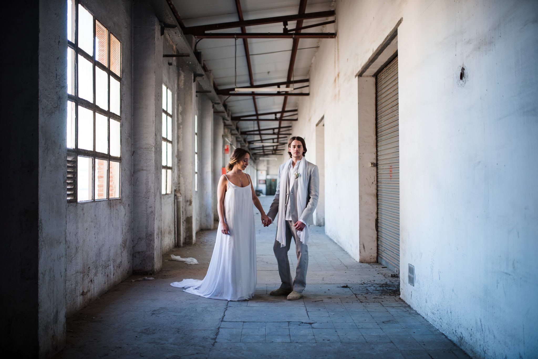 Minimalist Organic Industrial Elopement - Blog Mariage Madame C