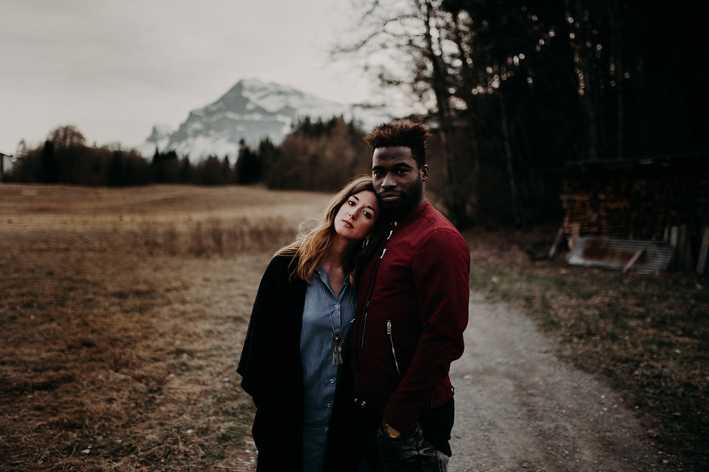 Une séance d'amoureux aux Carroz-d’Arâches - Clémence + Jean-Baptiste - Blog Mariage Madame C Une séance d'amoureux aux Carroz-d’Arâches - Clémence + Jean-Baptiste - Blog Mariage Madame C
