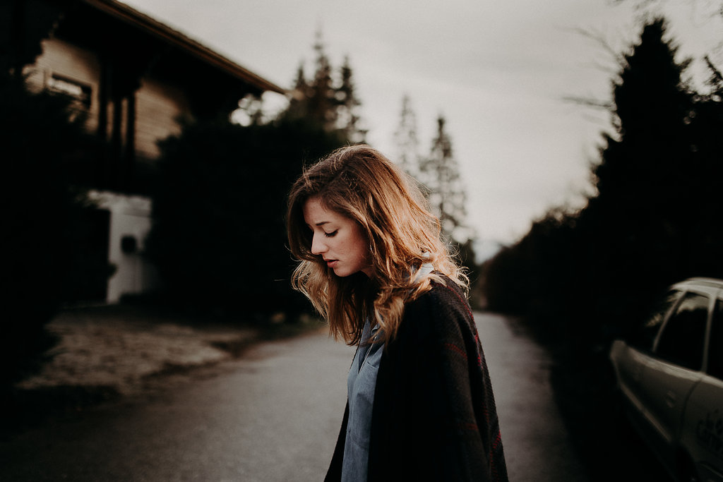 Une séance d'amoureux aux Carroz-d’Arâches - Clémence + Jean-Baptiste - Blog Mariage Madame C Une séance d'amoureux aux Carroz-d’Arâches - Clémence + Jean-Baptiste - Blog Mariage Madame C