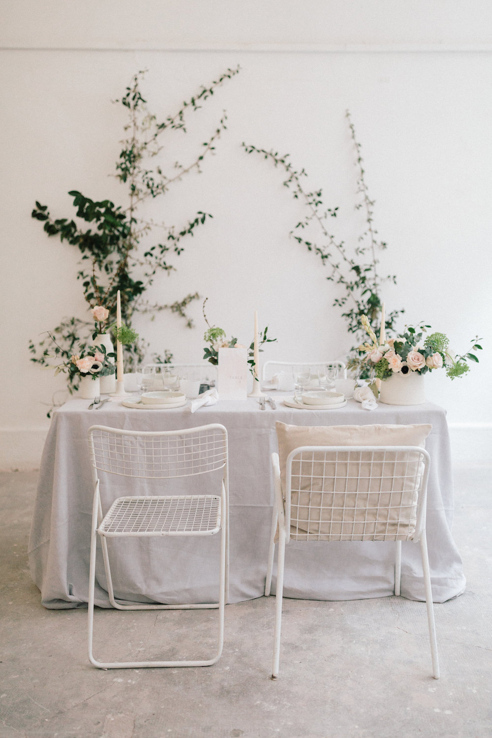 Mariage romantique et minimaliste // Photo - Julien Bonjour