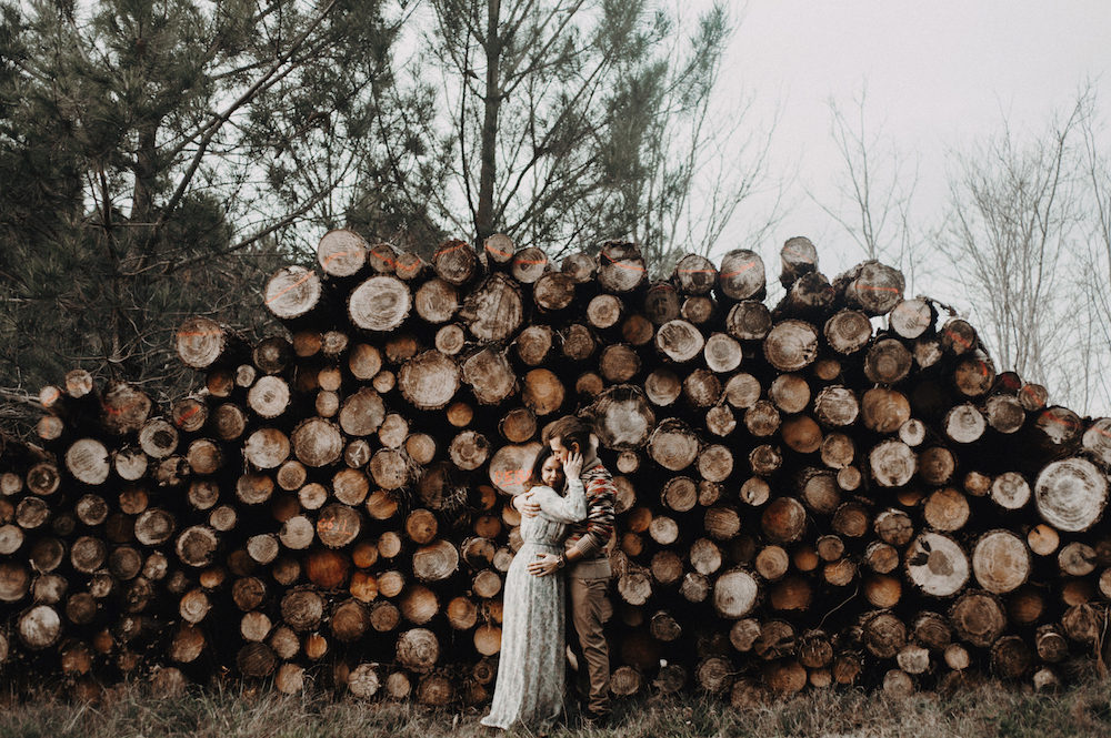 Une séance d'engagement en forêt - Jessica et Joris - Blog Mariage Madame C Une séance d'engagement en forêt - Jessica et Joris - Blog Mariage Madame C