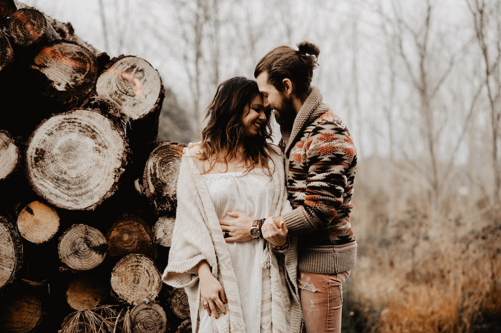 Une séance d'engagement en forêt - Jessica et Joris - Blog Mariage Madame C Une séance d'engagement en forêt - Jessica et Joris - Blog Mariage Madame C