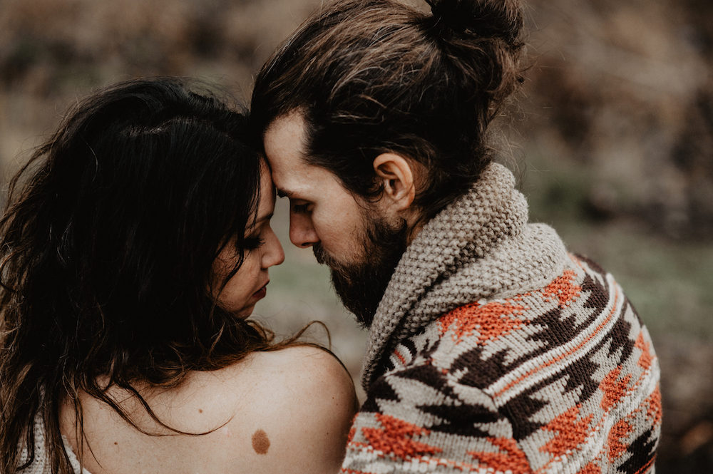 Une séance d'engagement en forêt - Jessica et Joris - Blog Mariage Madame C Une séance d'engagement en forêt - Jessica et Joris - Blog Mariage Madame C