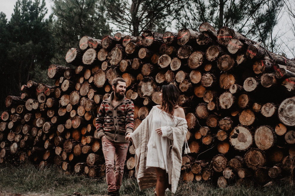 Une séance d'engagement en forêt - Jessica et Joris - Blog Mariage Madame C Une séance d'engagement en forêt - Jessica et Joris - Blog Mariage Madame C
