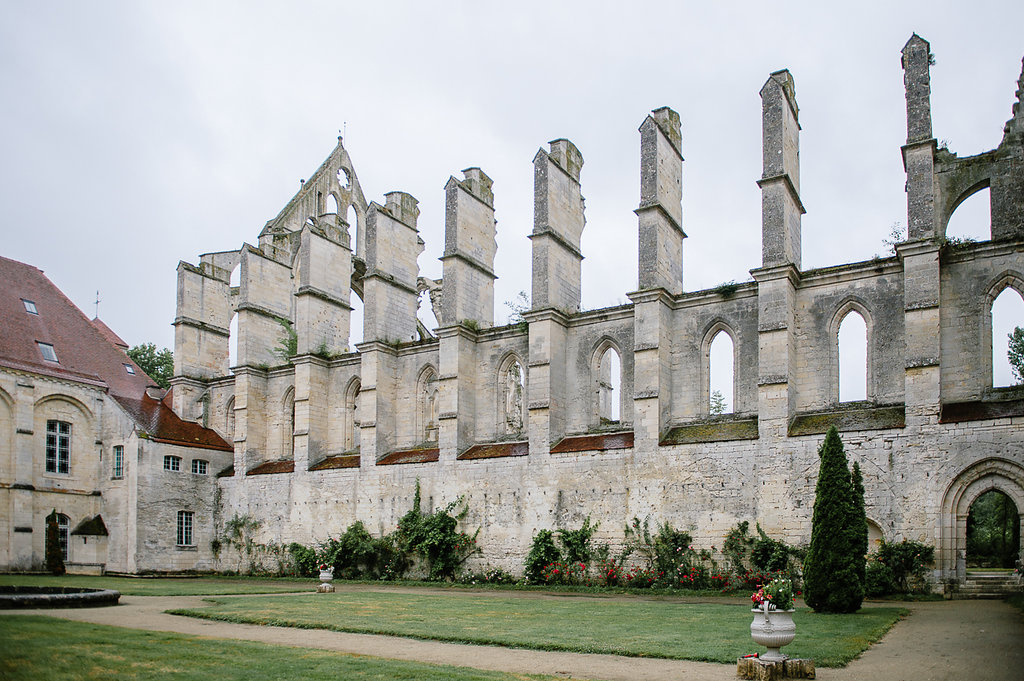 Un mariage dans l'Aisne à l'Abbaye de Longpont - Laura + Damien - Blog Mariage Madame C Un mariage dans l'Aisne à l'Abbaye de Longpont - Laura + Damien - Blog Mariage Madame C