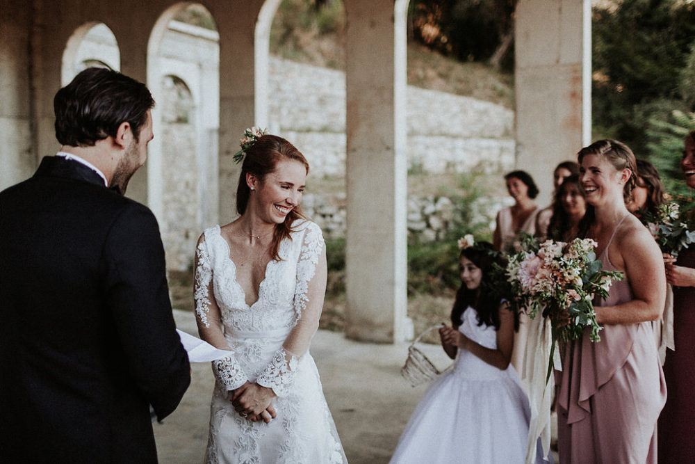 Mariage romantique au Château Saint Georges à Grasse - Sarah + Ross - Blog Mariage Madame C