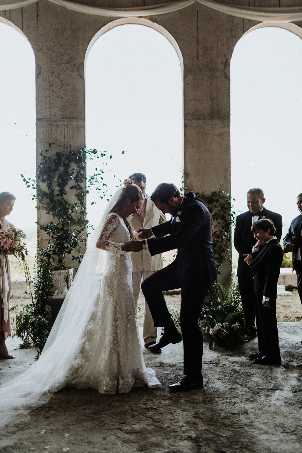 Destination wedding intime au Château Saint Georges à Grasse — Sarah & Ross - Blog Mariage Madame C