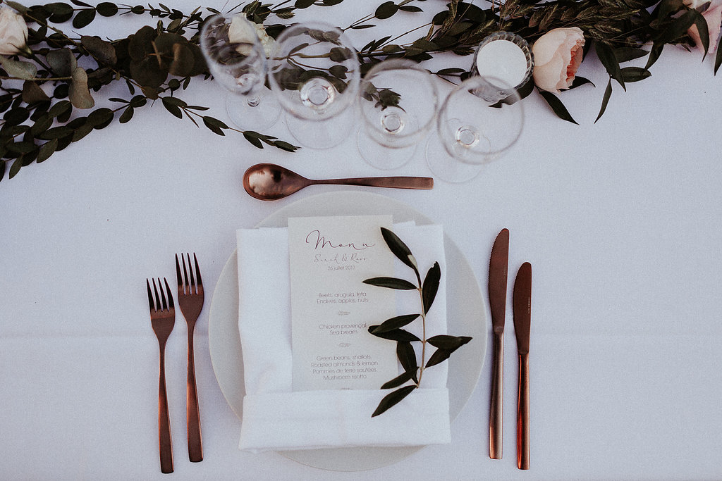 Mariage romantique au Château Saint Georges à Grasse - Sarah + Ross - Blog Mariage Madame C