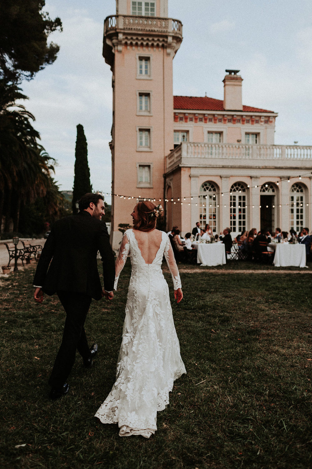 Mariage romantique au Château Saint Georges à Grasse - Sarah + Ross - Blog Mariage Madame C