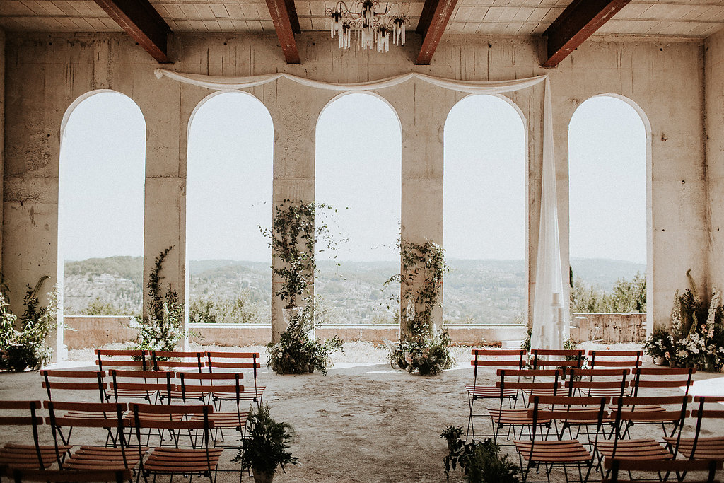 Mariage romantique au Château Saint Georges à Grasse © Pinewood Weddings