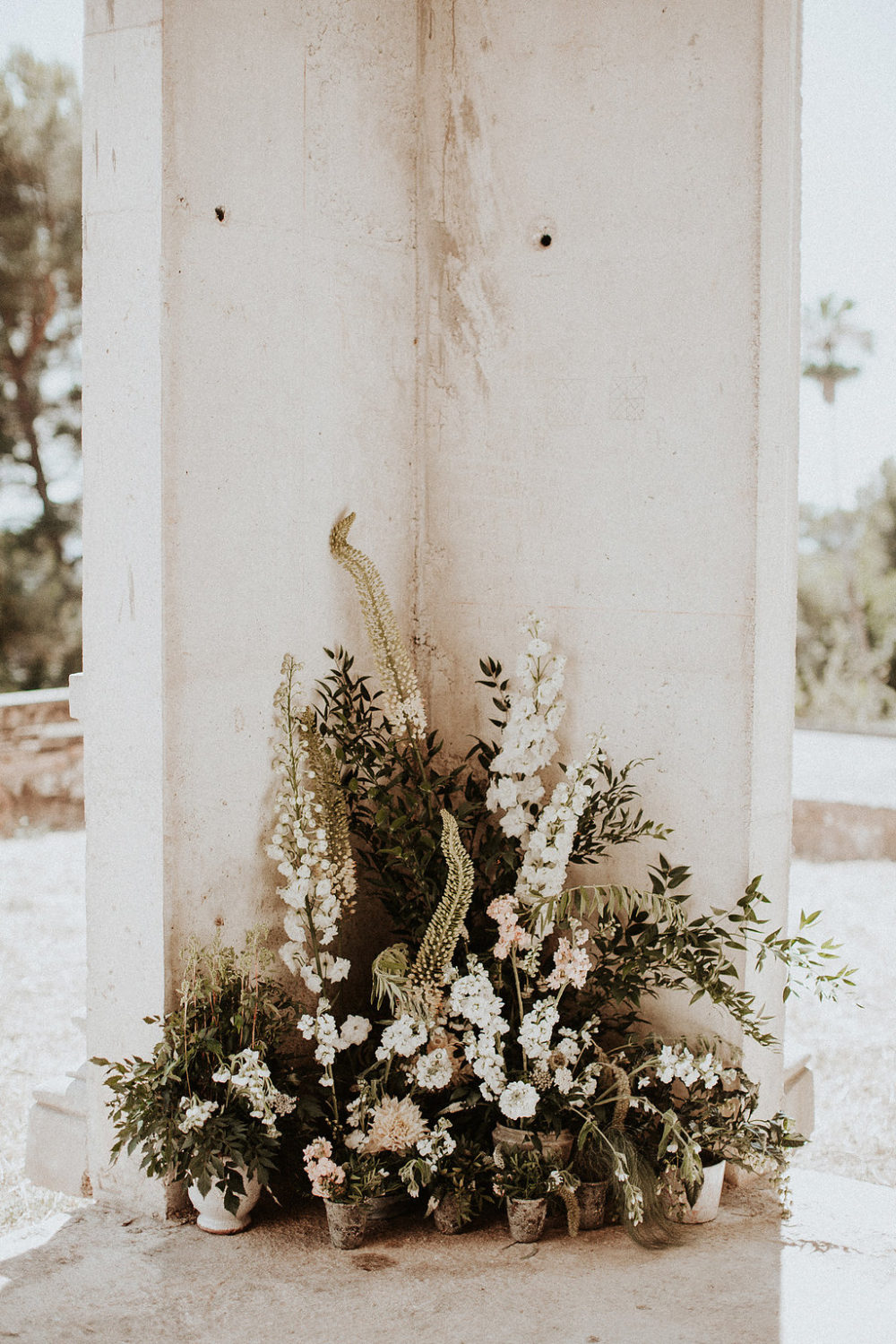 Mariage romantique au Château Saint Georges à Grasse - Sarah + Ross - Blog Mariage Madame C