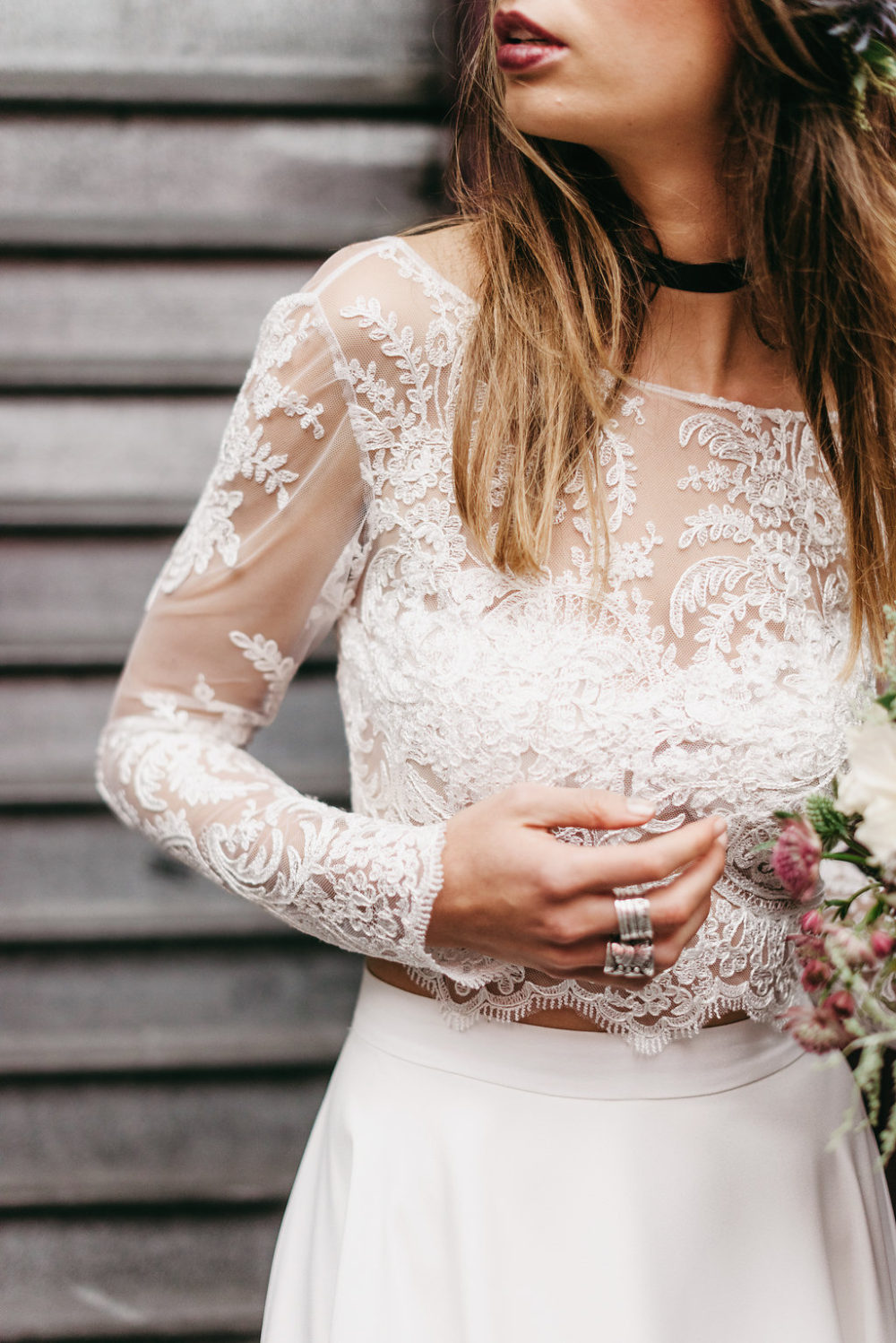 Bride in the street - Blog Mariage Madame C