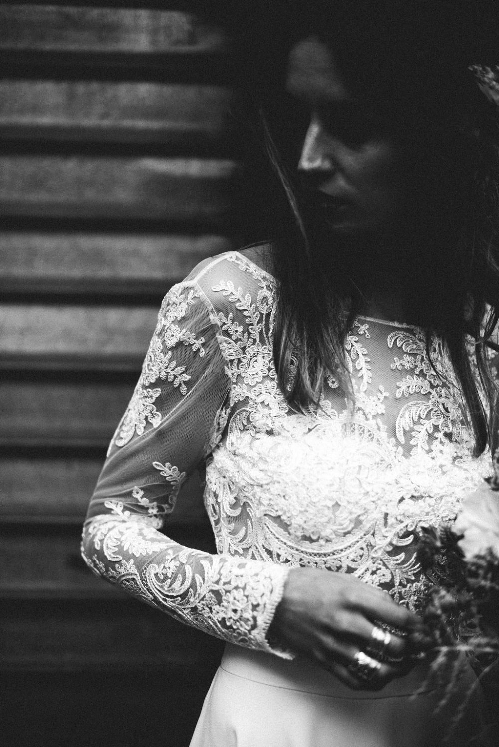 Bride in the street - Blog Mariage Madame C