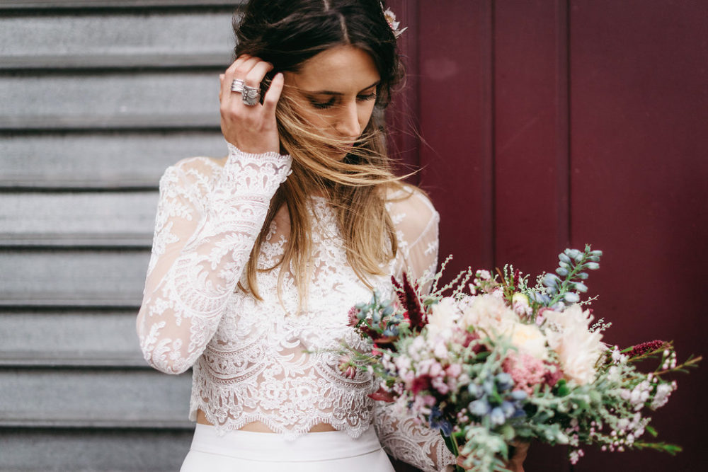 Bride in the street - Blog Mariage Madame C