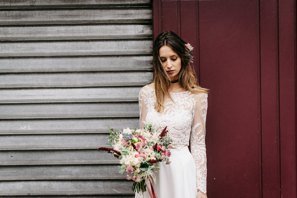 Bride in the street - Blog Mariage Madame C