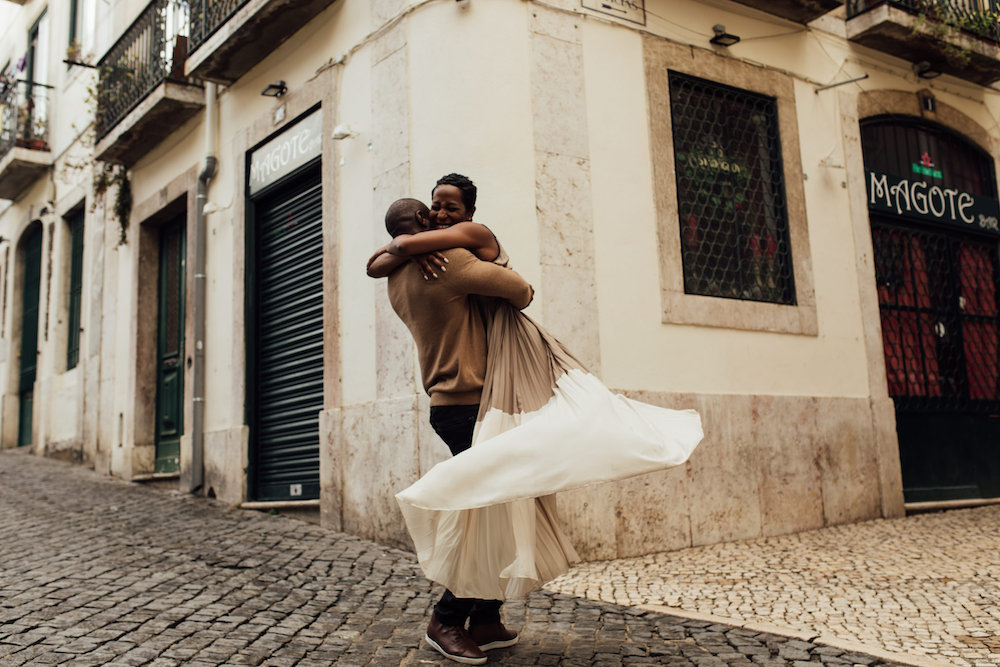 Une séance engagement à Lisbonne - Titilayo + Emmanuel - Blog Mariage Madame C