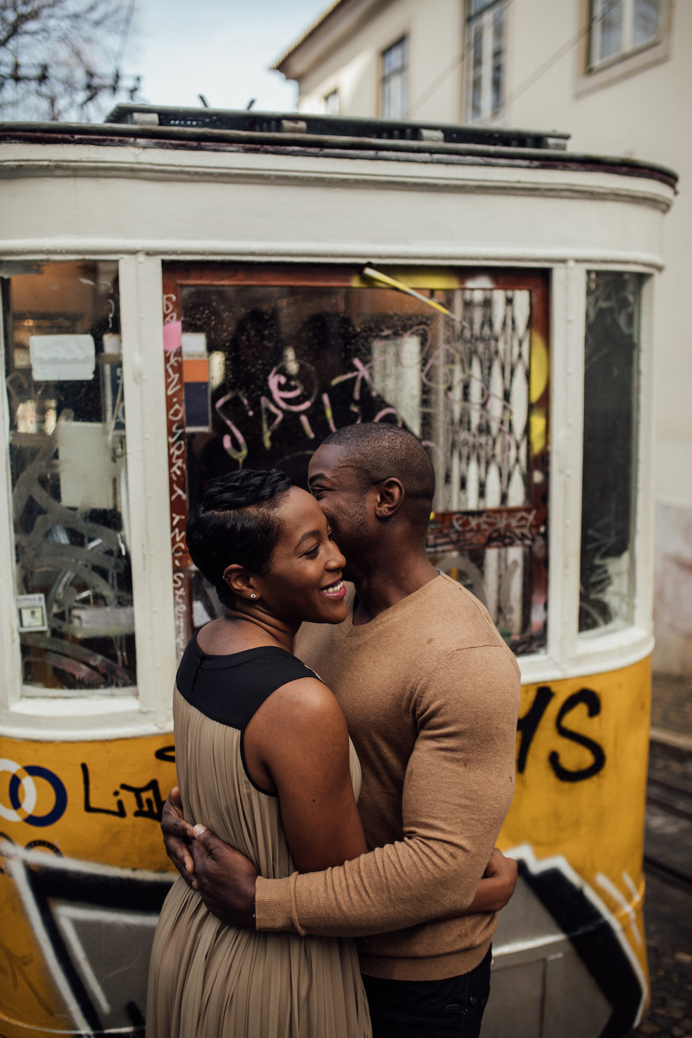 Une séance engagement à Lisbonne - Titilayo + Emmanuel - Blog Mariage Madame C Une séance engagement à Lisbonne - Titilayo + Emmanuel - Blog Mariage Madame C