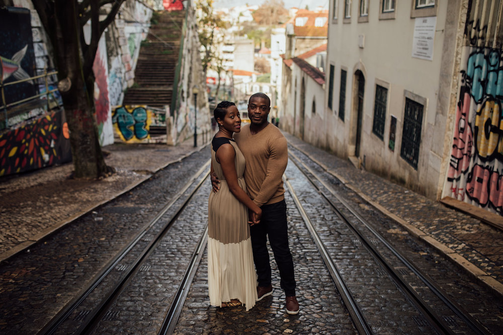 Une séance engagement à Lisbonne - Titilayo + Emmanuel - Blog Mariage Madame C Une séance engagement à Lisbonne - Titilayo + Emmanuel - Blog Mariage Madame C