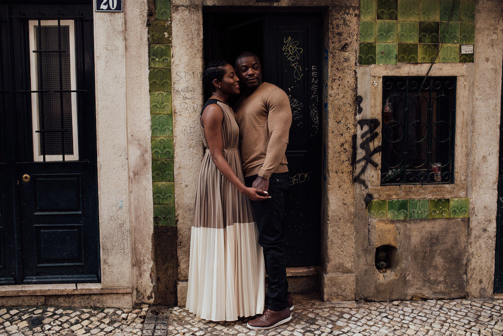 Une séance engagement à Lisbonne - Titilayo + Emmanuel - Blog Mariage Madame C