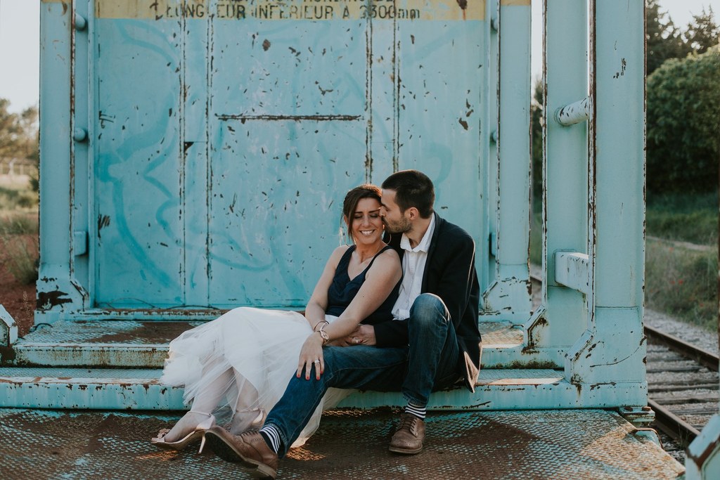 Rendez-vous dans les Alpilles - Laetitia + Guillaume - Blog Mariage Madame C Séance de couple dans les Alpilles // Photos -Marine SZCZEPANIAK