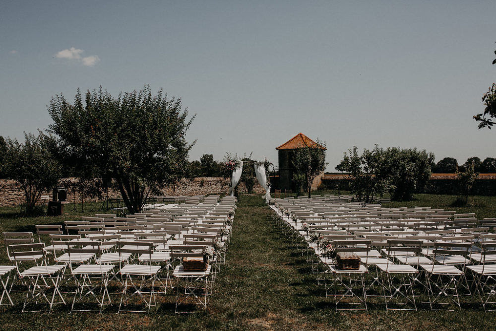 Mariage de campagne au Domaine de l'Ecart - Laurène + Razvan - Blog Mariage Madame C Mariage de campagne au Domaine de l'Ecart - Laurène + Razvan - Blog Mariage Madame C