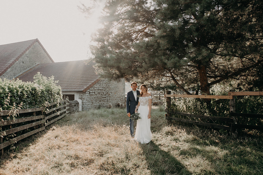 Mariage de campagne au Domaine de l'Ecart - Laurène + Razvan - Blog Mariage Madame C Mariage de campagne au Domaine de l'Ecart - Laurène + Razvan - Blog Mariage Madame C