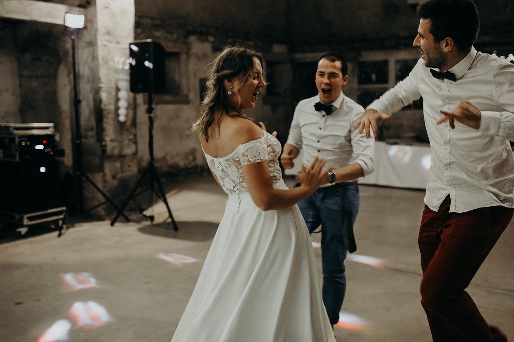 Mariage de campagne au Domaine de l'Ecart - Laurène + Razvan - Blog Mariage Madame C Mariage de campagne au Domaine de l'Ecart - Laurène + Razvan - Blog Mariage Madame C