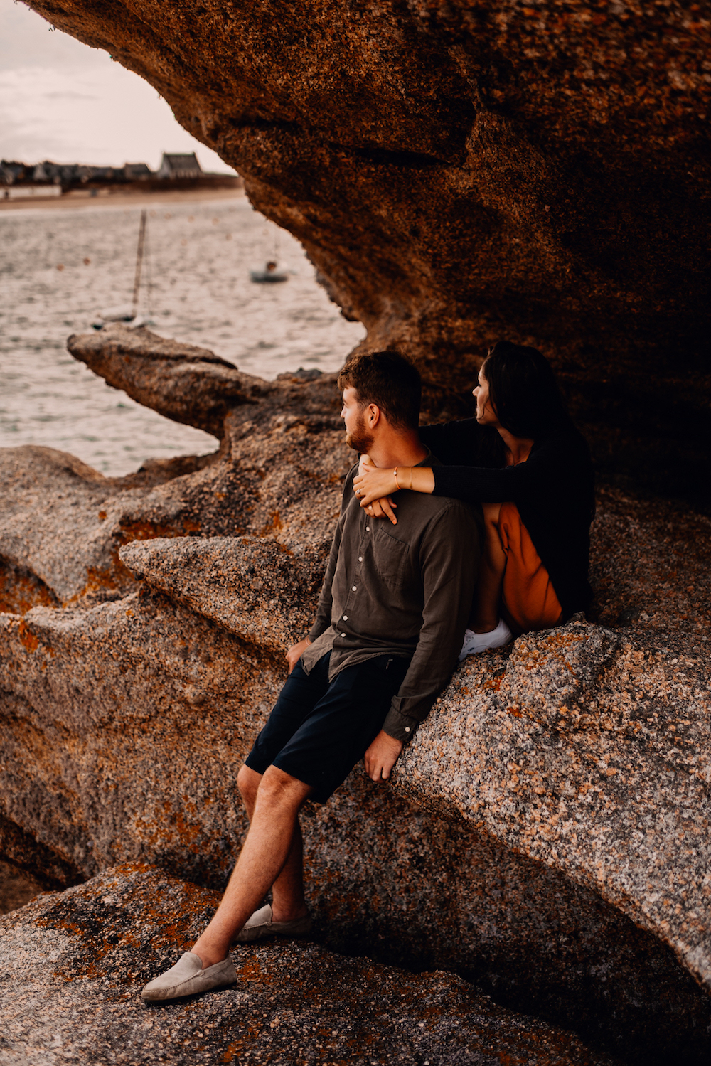 Rendez-vous sur la Côte de granit rose à Trégastel - Camille + Arthur - Blog Mariage Madame C