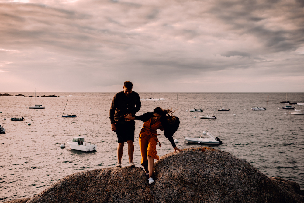 Rendez-vous sur la Côte de granit rose à Trégastel - Camille + Arthur - Blog Mariage Madame C