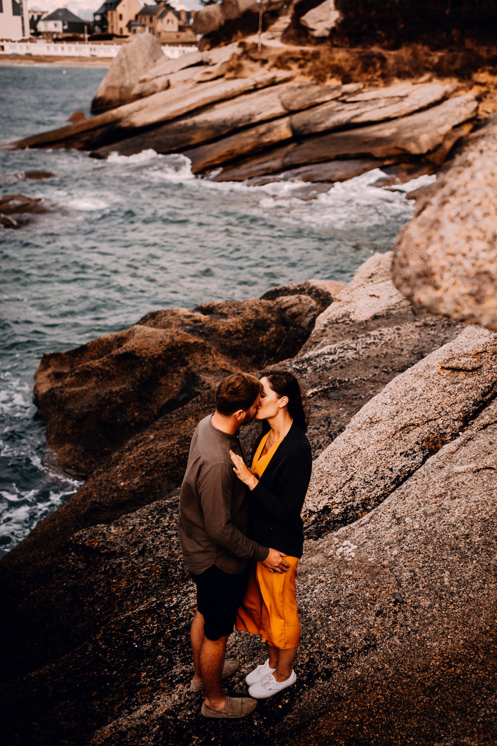 Rendez-vous sur la Côte de granit rose à Trégastel - Camille + Arthur - Blog Mariage Madame C