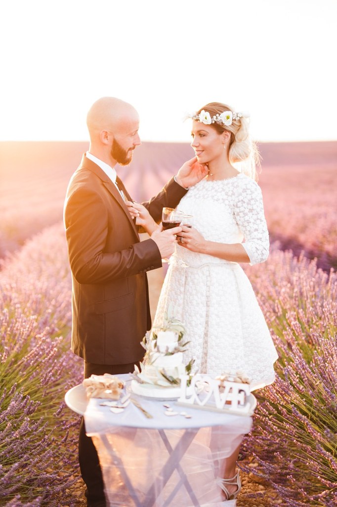 Rendez-vous dans les Champs de Lavande - Clémentine + Florian - Blog Mariage Madame C Rendez-vous dans les Champs de Lavande - Clémentine + Florian - Blog Mariage Madame C