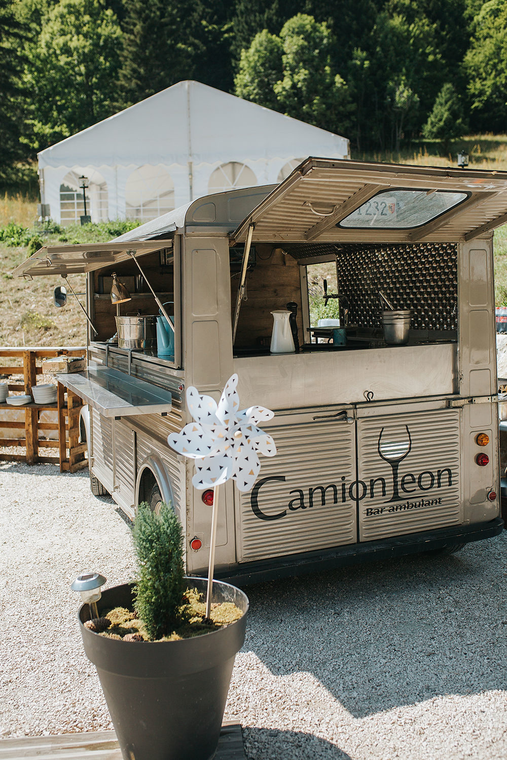 Une fête de l'amour à la Grange aux Fées — Joséphine & Léopold - Blog Mariage Madame C