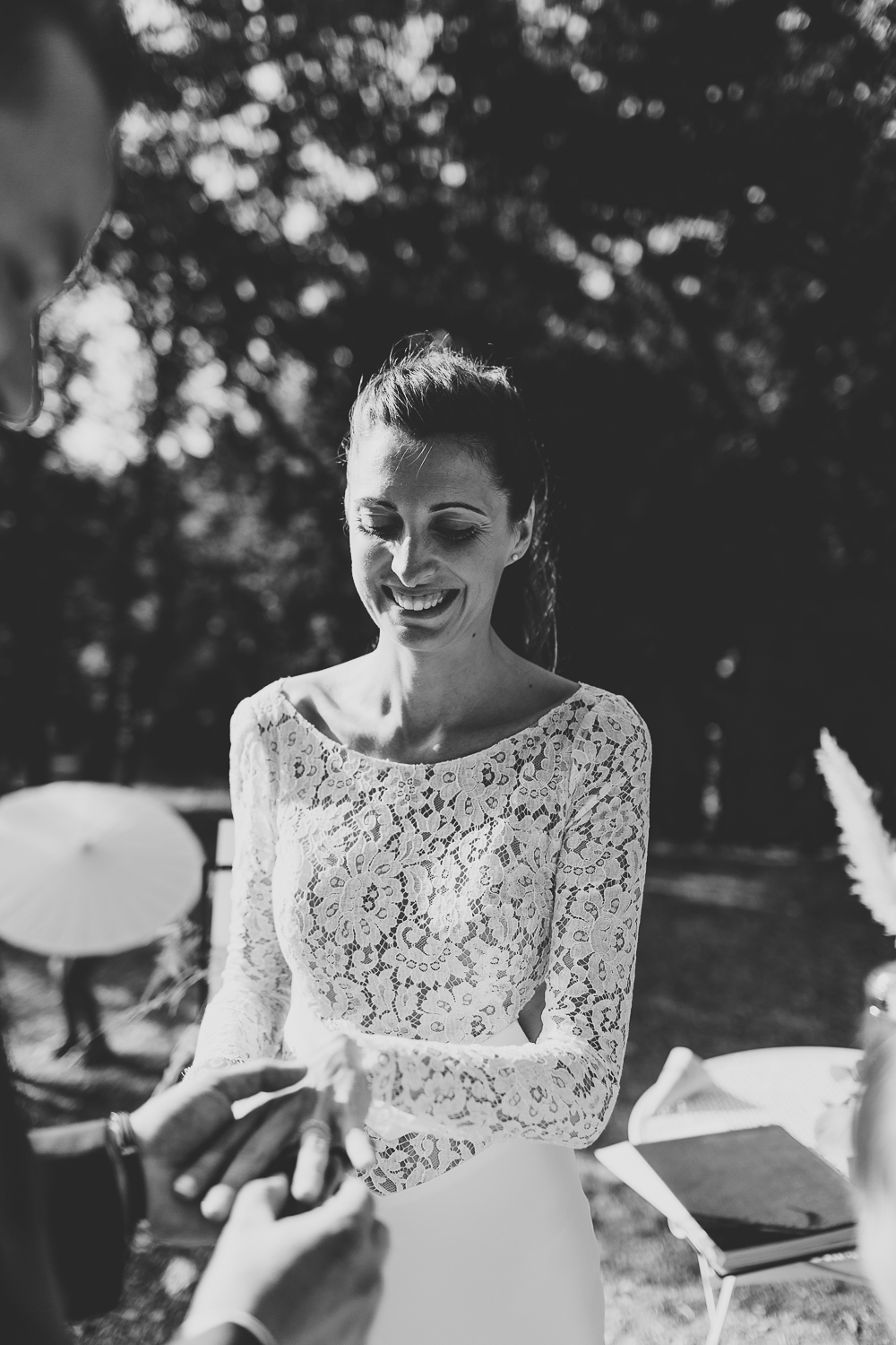 Des pieds nus au comptoir Saint-Hilaire — Virginie & Xavier - Blog Mariage Madame C