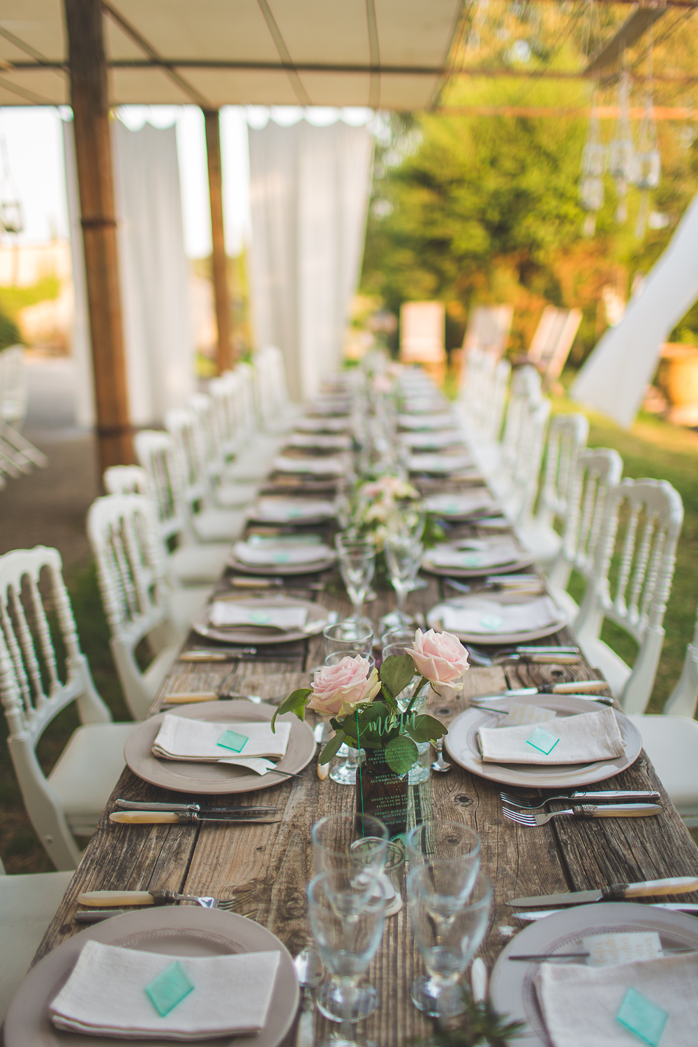 Des pieds nus au comptoir Saint-Hilaire — Virginie & Xavier - Blog Mariage Madame C