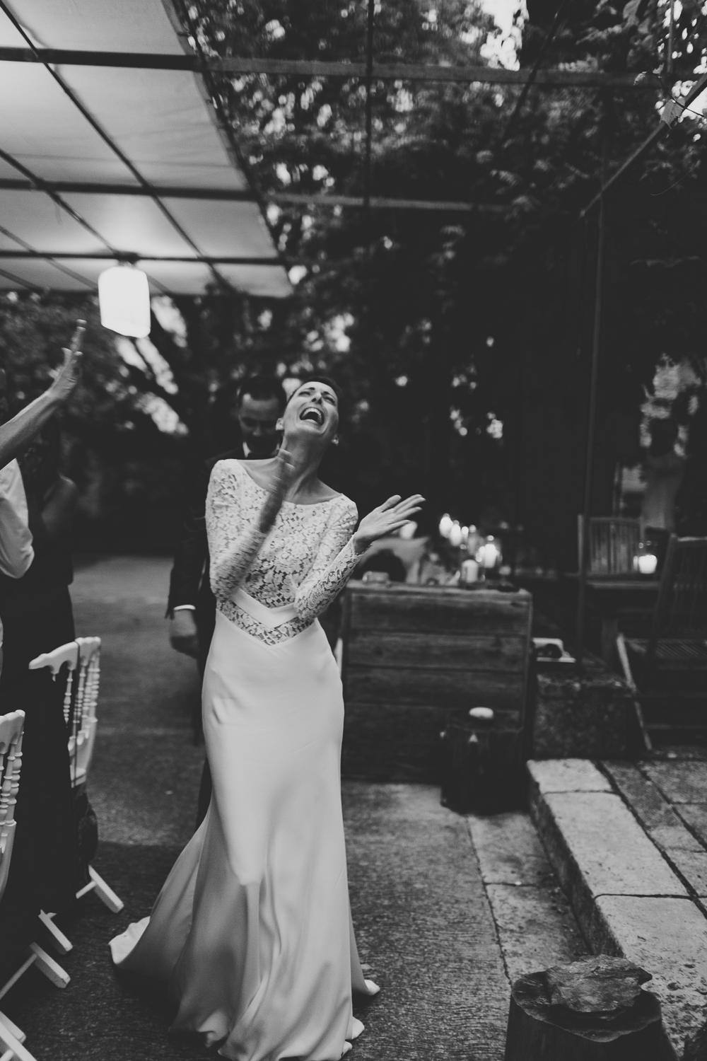 Des pieds nus au comptoir Saint-Hilaire — Virginie & Xavier - Blog Mariage Madame C