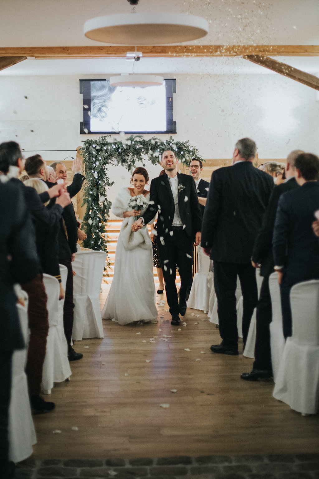 Mariage d'hiver à la Ferme de Gy - Barbara + Sébastien - Blog Mariage Madame C