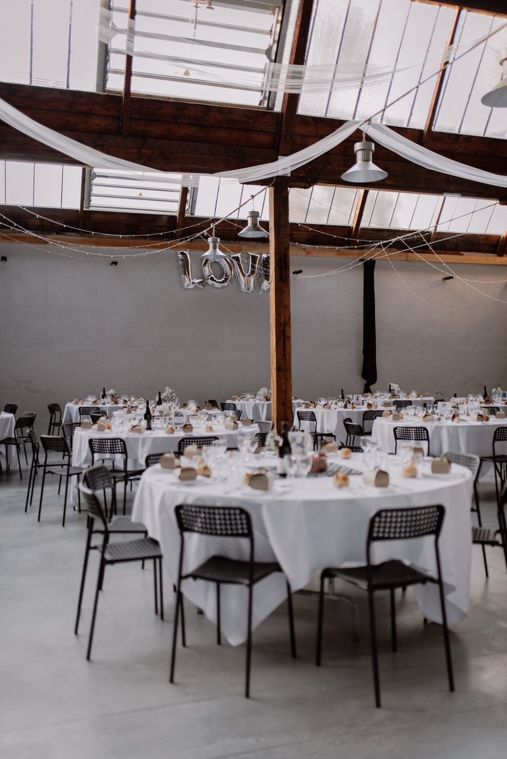 Mariage dans le beaujolais à la Factory - Perrine + Yannick - Blog Mariage Madame C