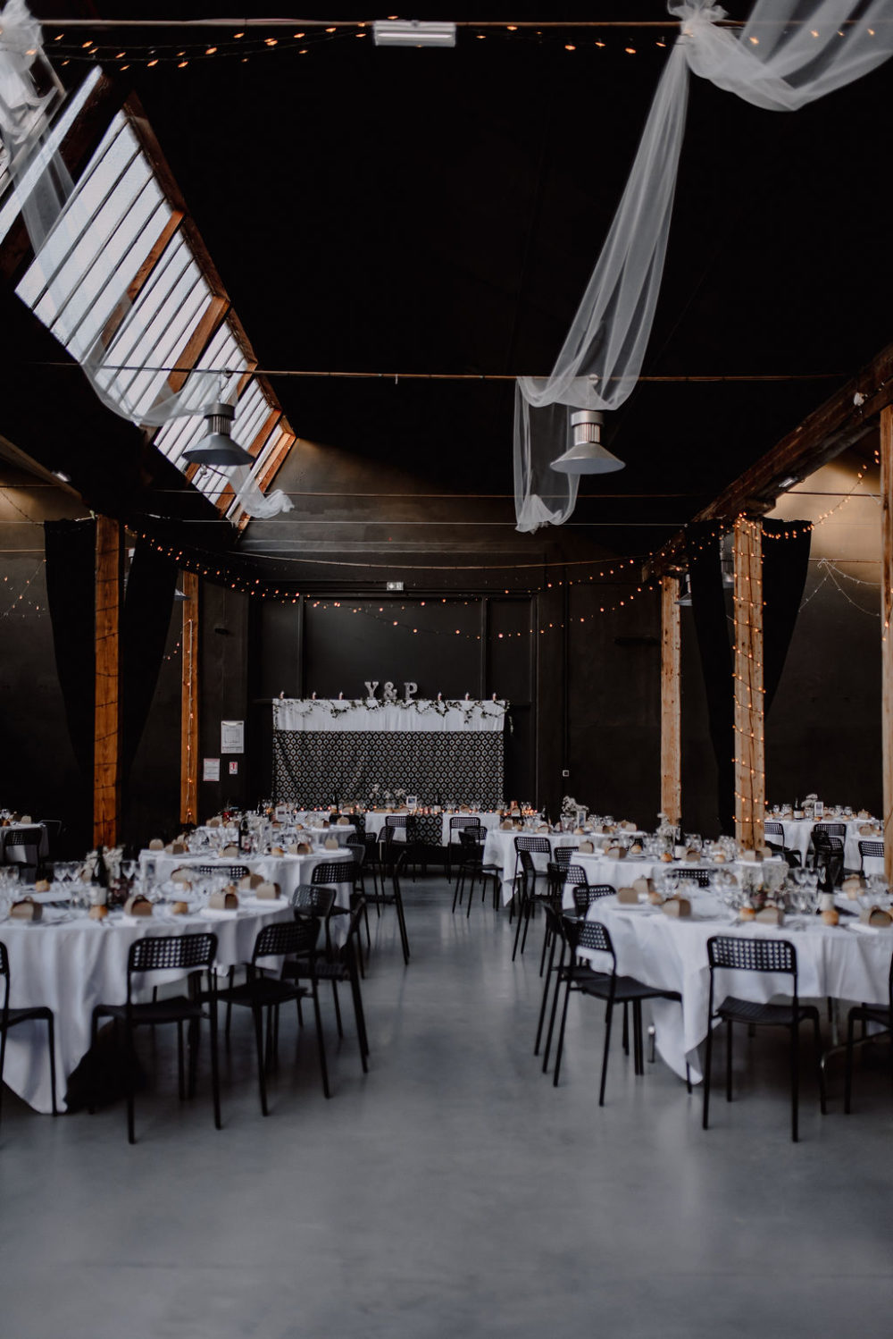 Mariage simple à la Factory - Perrine + Yannick - Blog Mariage Madame C Mariage simple à la Factory - Perrine + Yannick - Blog Mariage Madame C