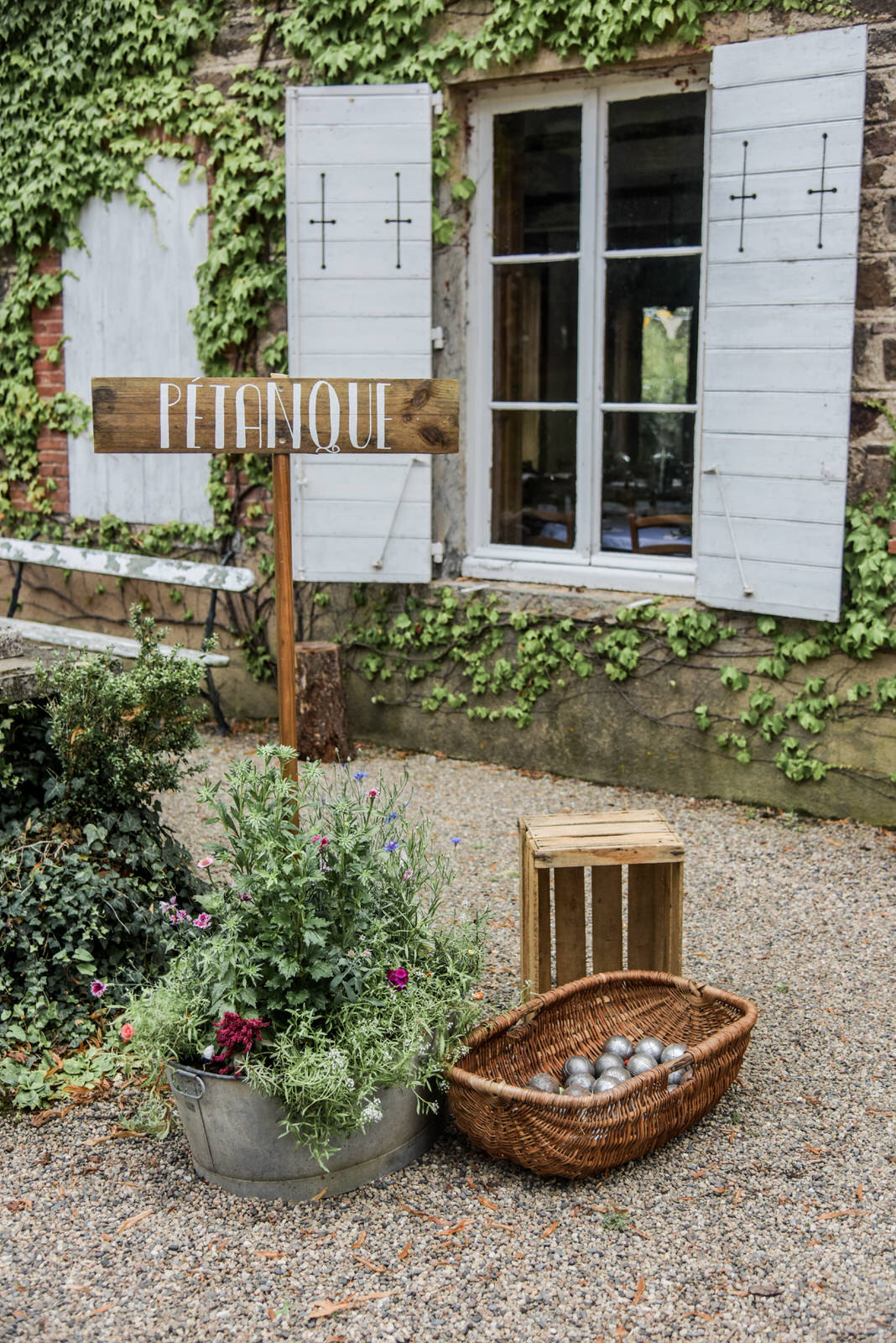 Mariage à la campagne dans les Mont Lyonnais - Nat + Jo - Blog Mariage Madame C Mariage à la campagne dans les Mont Lyonnais - Nat + Jo - Blog Mariage Madame C