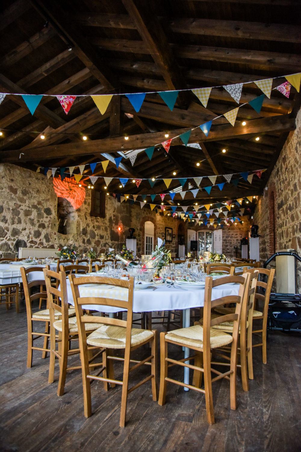 Mariage à la campagne dans les Mont Lyonnais - Nat + Jo - Blog Mariage Madame C Mariage à la campagne dans les Mont Lyonnais - Nat + Jo - Blog Mariage Madame C