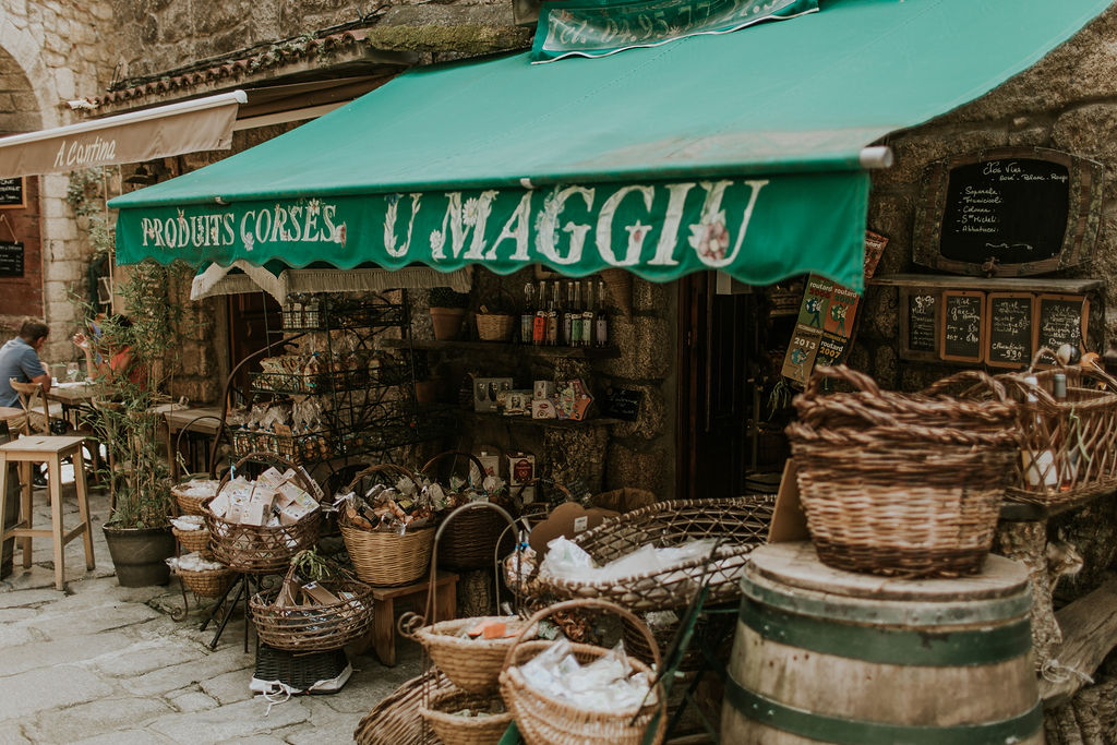 Mariage élégant en Corse à la Villa Cipiniello - Morgane + Claude - Blog Mariage Madame C Mariage élégant en Corse à la Villa Cipiniello - Morgane + Claude - Blog Mariage Madame C