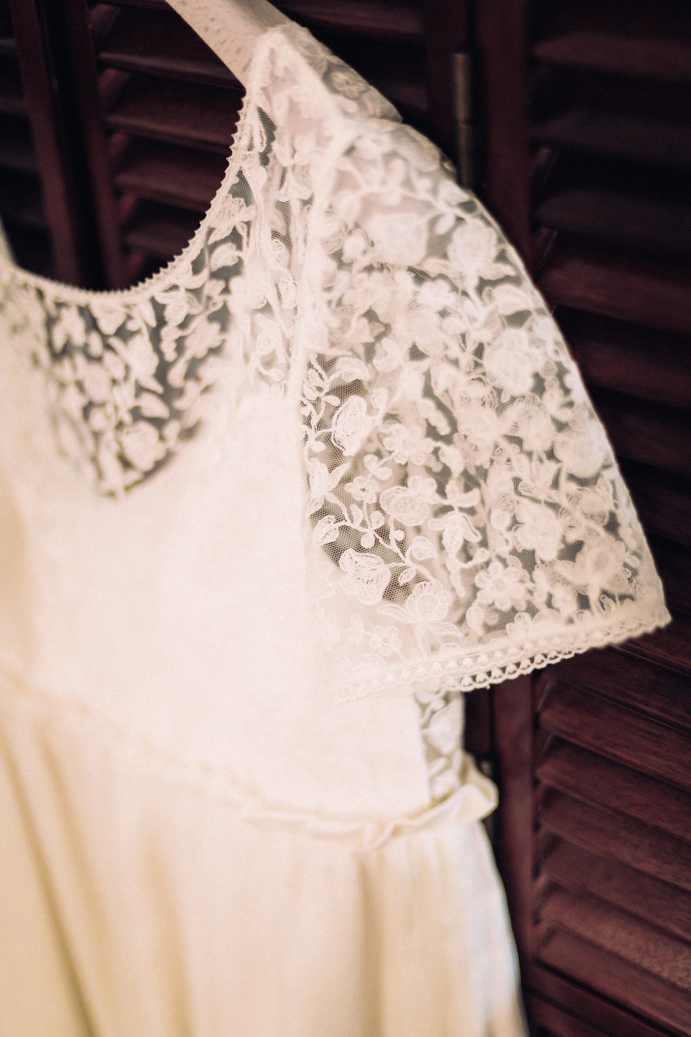 Mariage tropicool sur une péniche parisienne - Jade + Olivier - Blog Mariage Madame C